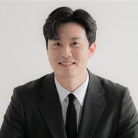 Photo of Dr. Jun Son