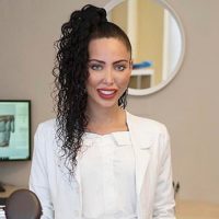 Photo of Dr. Kayla Le'bo