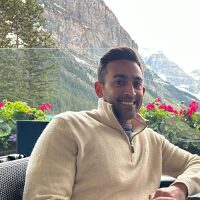 Photo of Dr. Nalin Thapar