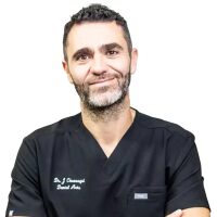 Photo of Dr. Jonathan Chouraqui