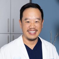 Photo of Dr. Robert Huang